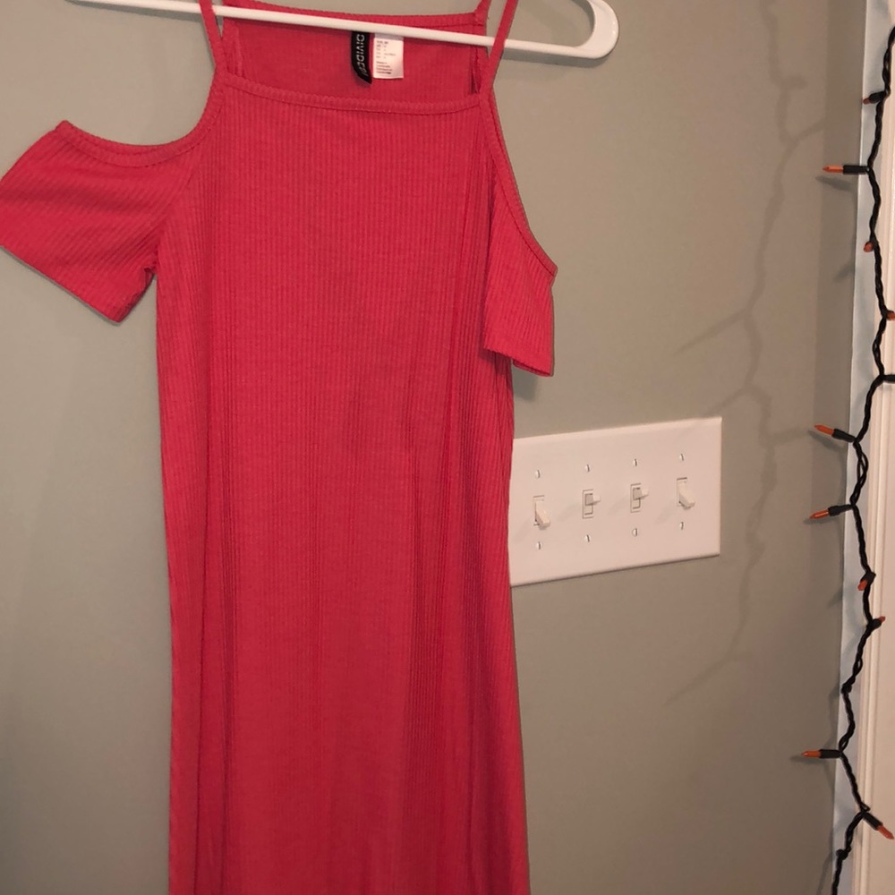 pink dress